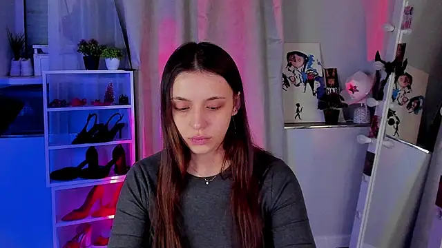 Sahara Shields online show from December 21, 2025, 10:33 am