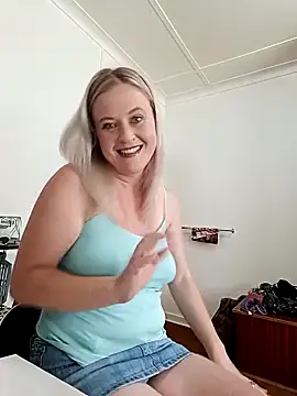 Vintasia online show from December 22, 2025, 11:18 am