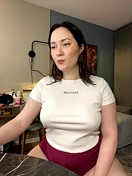 Snapshot of Kiss_My_Body chatting on November 9, 2025, 6:39 pm Kiss My Body online show from November 9, 2025, 6:39 pm