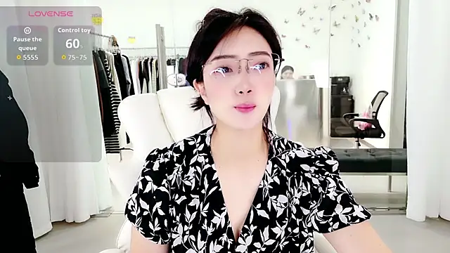 miaomiao-777 online show from October 20, 2025, 2:23 am