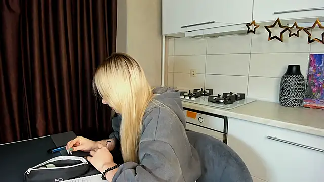 SynnoveEyre online show from February 14, 2025, 2:12 pm