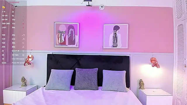 janna lopez  online show from October 18, 2025, 3:31 am