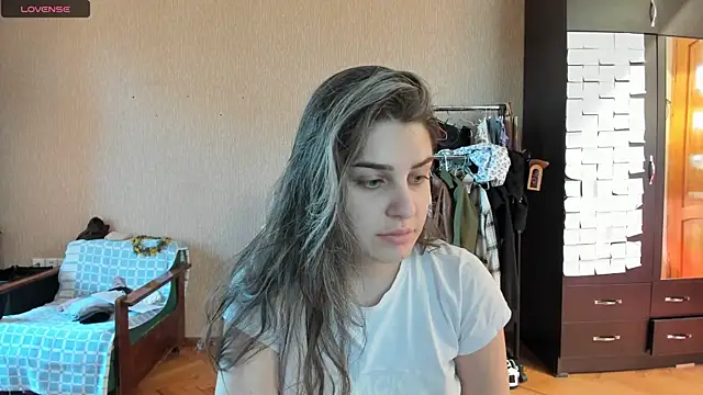  Roselina  online show from May 20, 2026, 8:20 am