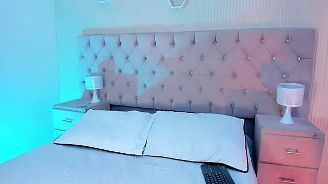 Snapshot of MattThompsonn chatting on October 21, 2025, 9:26 pm MattThompsonn online show from October 21, 2025, 9:26 pm