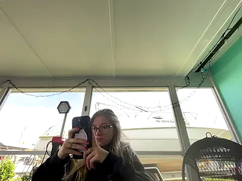 Snapshot of Hatgirl69 chatting on October 1, 2025, 9:10 pm Hatgirl69 online show from October 1, 2025, 9:10 pm