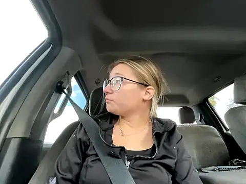 Snapshot of Hatgirl69 chatting on October 3, 2025, 3:20 pm Hatgirl69 online show from October 3, 2025, 3:20 pm