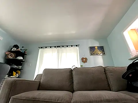 Snapshot of Hatgirl69 chatting on October 29, 2025, 3:14 pm Hatgirl69 online show from October 29, 2025, 3:14 pm