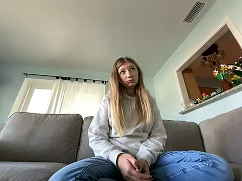 Snapshot of Hatgirl69 chatting on November 4, 2025, 5:45 pm Hatgirl69 online show from November 4, 2025, 5:45 pm