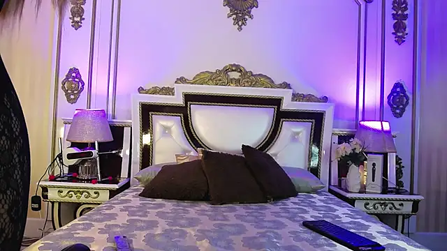 CharlotteBrandt online show from November 7, 2025, 8:20 pm