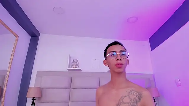 EthaanCox online show from January 22, 2025, 2:48 am