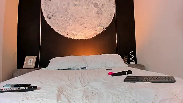 EthaanCox online show from October 29, 2025, 9:16 pm