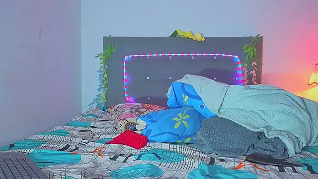 Snapshot of NoaBrowm chatting on November 27, 2025, 10:45 pm NoaBrowm online show from November 27, 2025, 10:45 pm