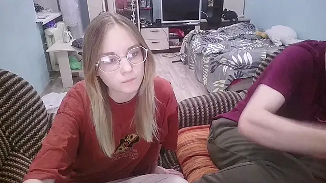 Snapshot of emolina1337 chatting on January 29, 2025, 7:32 pm emolina1337 online show from January 29, 2025, 7:32 pm