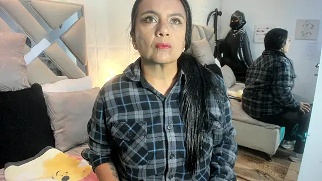 raquell moore online show from November 6, 2025, 11:44 am