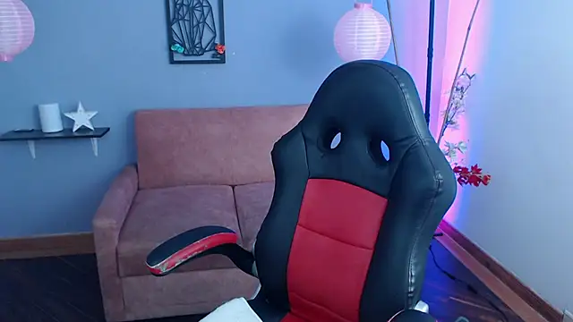 Snapshot of miss_moonlight chatting on February 9, 2025, 12:06 am miss moonlight online show from February 9, 2025, 12:06 am