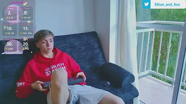 Snapshot of ethan_and_ava chatting on October 19, 2025, 1:12 pm ethan and ava online show from October 19, 2025, 1:12 pm