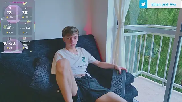 Snapshot of ethan_and_ava chatting on October 29, 2025, 12:51 pm ethan and ava online show from October 29, 2025, 12:51 pm