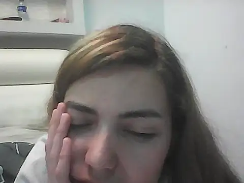 VittoriaTaylor online show from November 27, 2025, 3:08 am