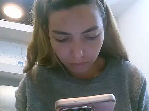 VittoriaTaylor online show from February 12, 2026, 12:44 pm