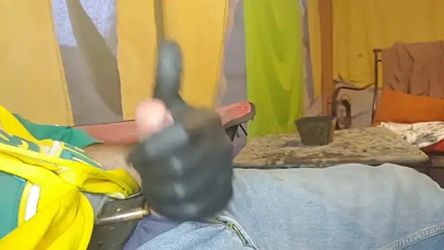 Snapshot of bwcbeat83 chatting on March 4, 2026, 1:33 am bwcbeat83 online show from March 4, 2026, 1:33 am