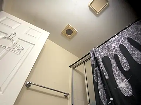 Snapshot of hornycouple818 chatting on November 7, 2025, 8:25 am hornycouple818 online show from November 7, 2025, 8:25 am