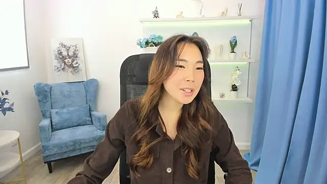 AnnaReyla online show from October 8, 2025, 11:30 am