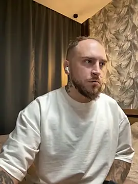 Snapshot of _XxX-XxX_ chatting on October 6, 2025, 9:34 pm XxX-XxX online show from October 6, 2025, 9:34 pm