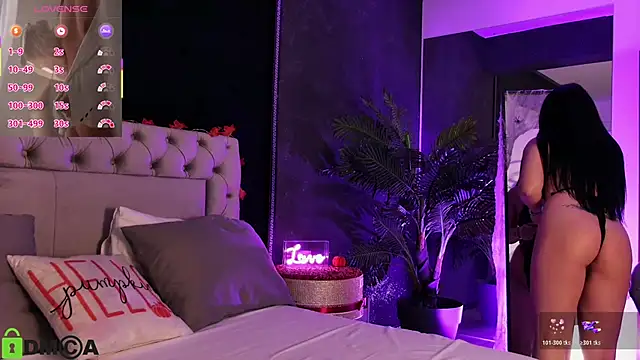 ClaraShine online show from November 2, 2025, 5:10 am