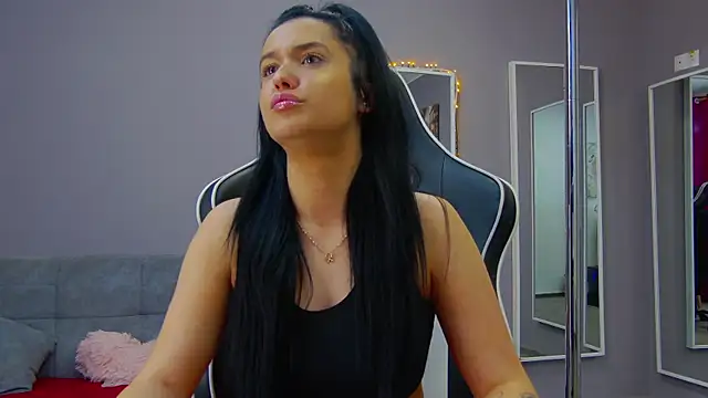 Snapshot of Eva_Lovvia_ chatting on January 30, 2025, 6:21 pm Eva Lovvia  online show from January 30, 2025, 6:21 pm