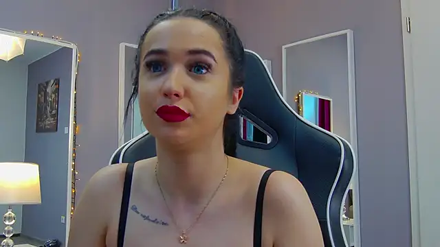 Snapshot of Eva_Lovvia_ chatting on February 24, 2025, 10:58 pm Eva Lovvia  online show from February 24, 2025, 10:58 pm