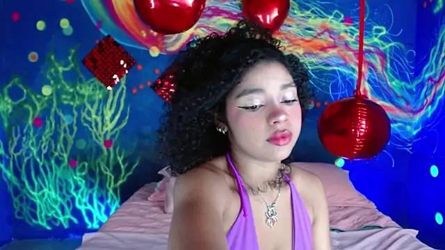 lucie petite online show from September 20, 2025, 6:53 pm