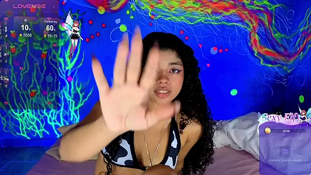 lucie petite online show from January 7, 2026, 6:32 pm