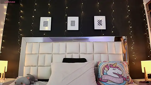 anastasia windel online show from October 5, 2025, 7:23 pm