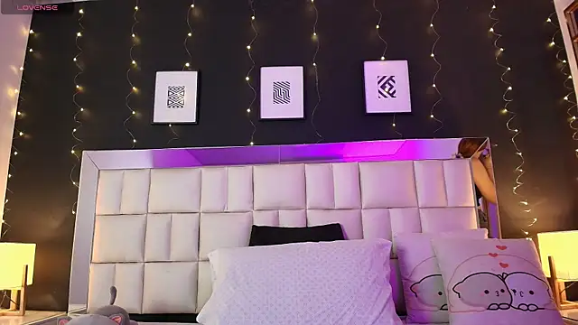 anastasia windel online show from October 18, 2025, 7:25 pm