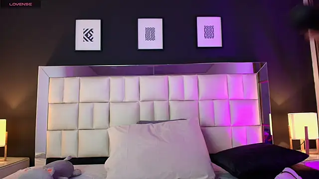 anastasia windel online show from November 3, 2025, 7:15 pm