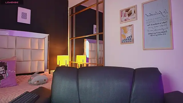 anastasia windel online show from November 8, 2025, 7:12 pm