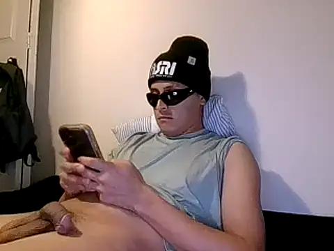 Snapshot of PerroDemonioHot chatting on February 4, 2025, 4:48 am PerroDemonioHot online show from February 4, 2025, 4:48 am