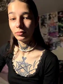 mollyEXD online show from November 28, 2025, 9:23 am