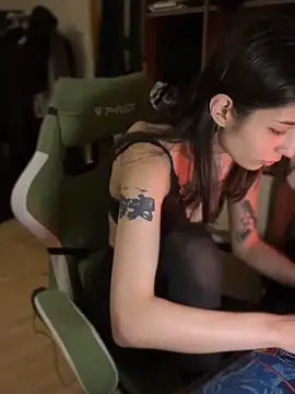 mollyEXD online show from December 19, 2025, 6:04 pm