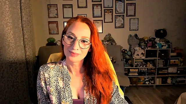 red rocco online show from October 17, 2025, 3:47 pm