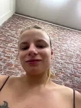 Snapshot of LanaSparks chatting on October 9, 2025, 4:21 am LanaSparks online show from October 9, 2025, 4:21 am