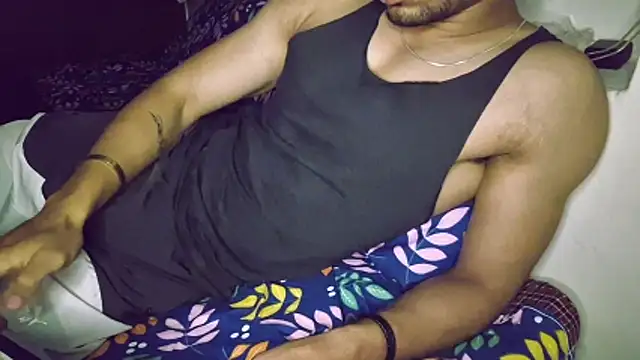 hot hunk boy online show from November 16, 2025, 7:52 pm