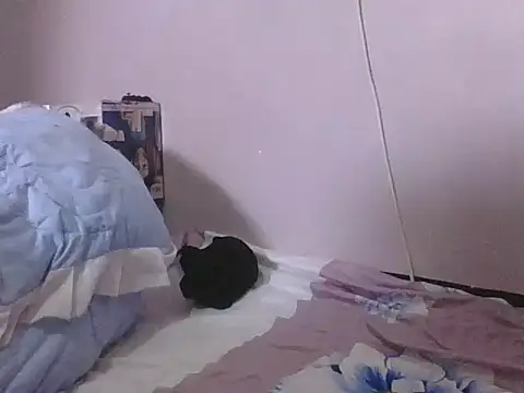 hungrydog18 online show from October 8, 2025, 11:52 am