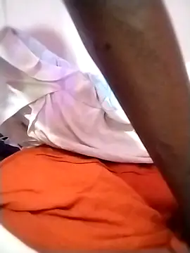 hungrydog18 online show from October 16, 2025, 7:42 am