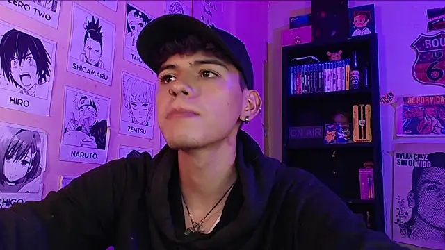 Snapshot of Mickey_Magic chatting on February 9, 2025, 5:50 am Mickey Magic online show from February 9, 2025, 5:50 am