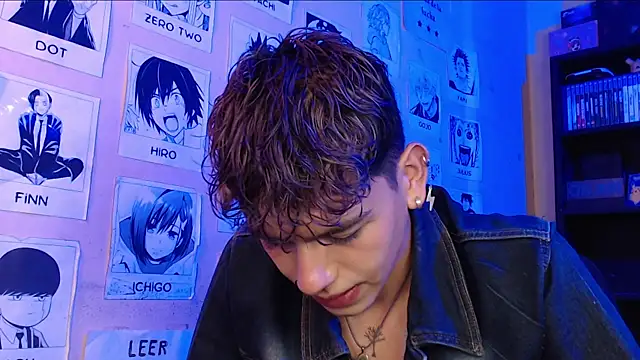 Snapshot of Mickey_Magic chatting on February 9, 2025, 10:54 pm Mickey Magic online show from February 9, 2025, 10:54 pm