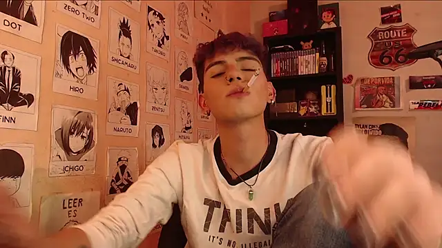 Snapshot of Mickey_Magic chatting on February 12, 2025, 4:54 am Mickey Magic online show from February 12, 2025, 4:54 am