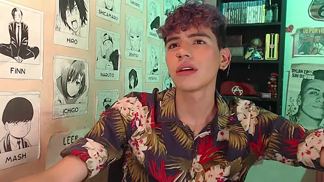 Snapshot of Mickey_Magic chatting on February 22, 2025, 1:55 am Mickey Magic online show from February 22, 2025, 1:55 am