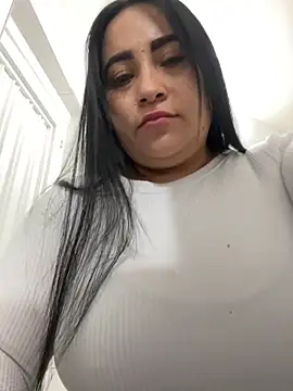 Miia Jazmin online show from October 11, 2025, 8:07 pm