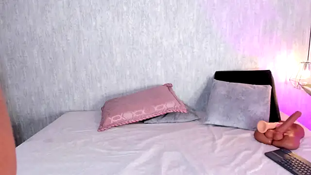 isabella zc online show from March 7, 2025, 11:51 am